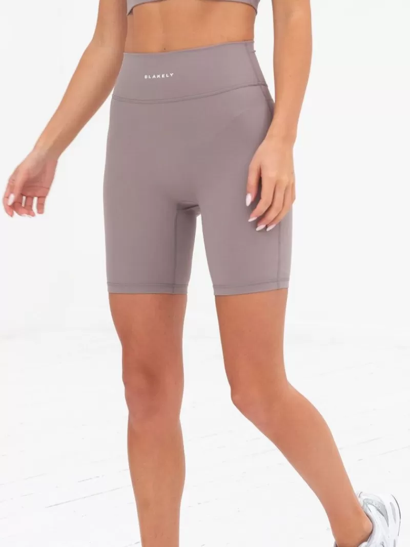 Ultimate Active Shorts*Blakely Clothing Flash Sale